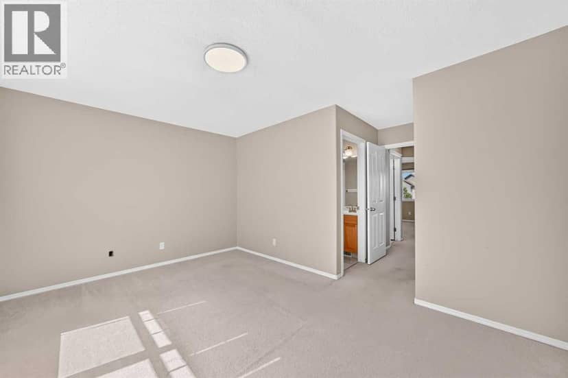 22 Cramond Crescent SE — photo 25 of 40