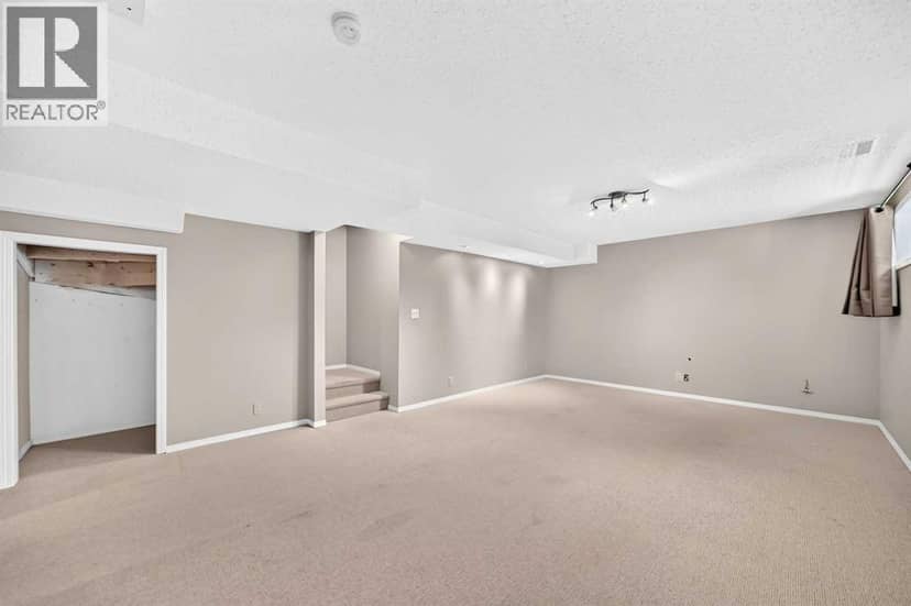 22 Cramond Crescent SE — photo 34 of 40