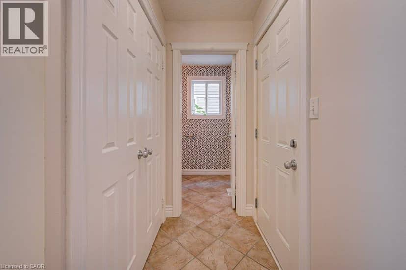 424 SAUVE Crescent — photo 17 of 40