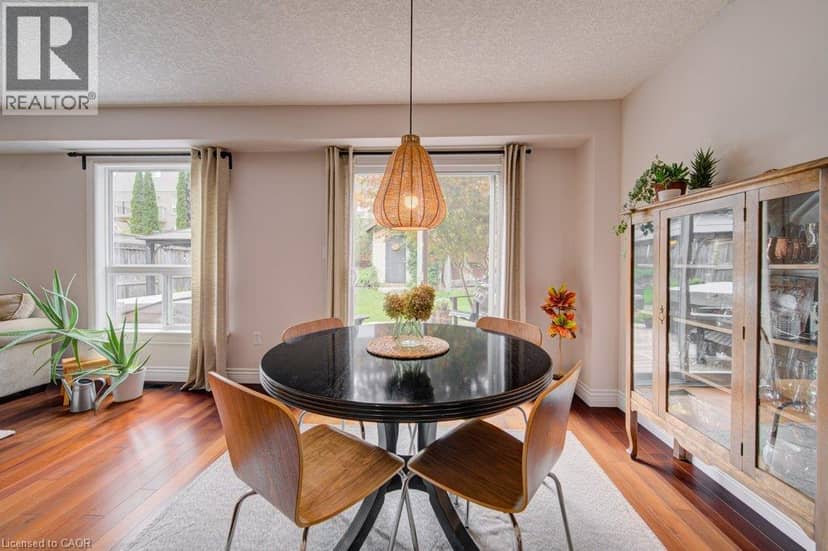 424 SAUVE Crescent — photo 16 of 40