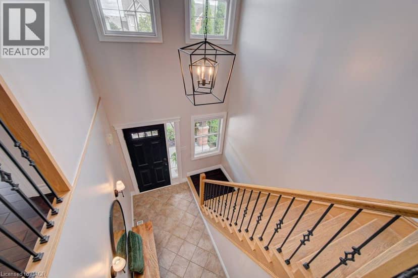 424 SAUVE Crescent — photo 19 of 40