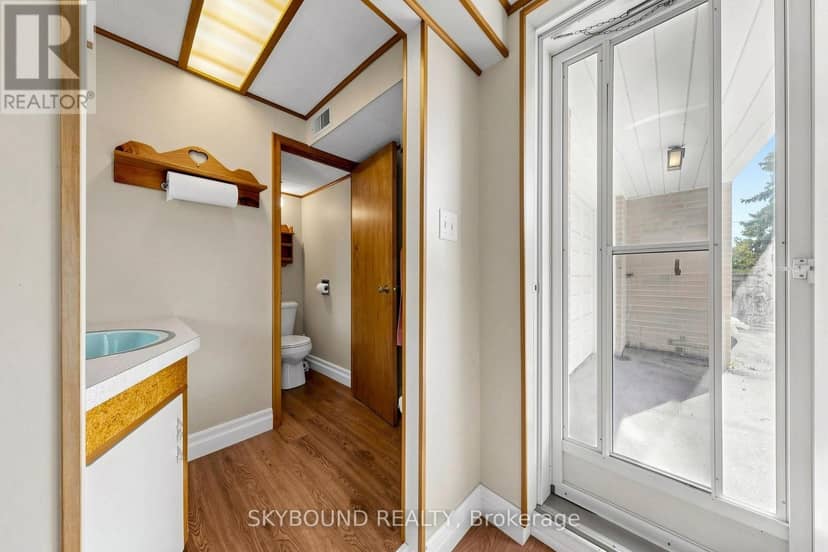 13 Liscombe Road — photo 21 of 30