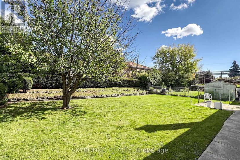 13 Liscombe Road — photo 29 of 30