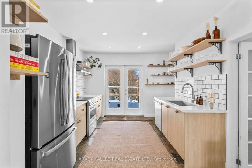 14 Manitoba Street — photo 15 of 40