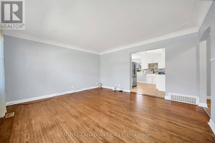 457 Dumfries Avenue — photo 11 of 40
