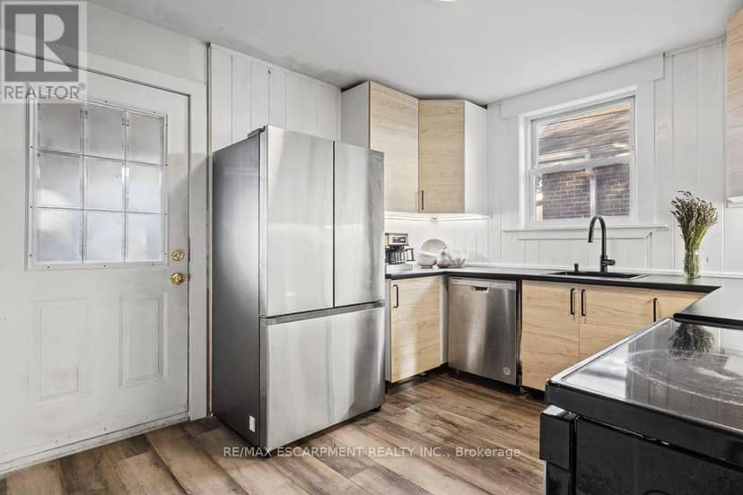 202 Huxley Avenue S — photo 15 of 40