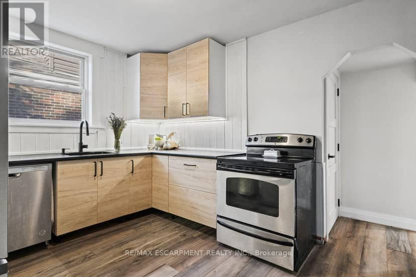 202 Huxley Avenue S — photo 16 of 40