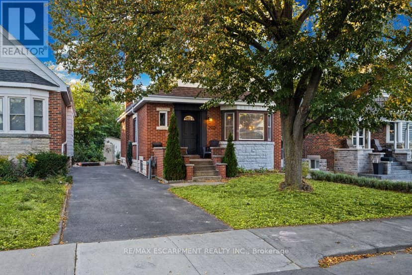 202 Huxley Avenue S — photo 3 of 40