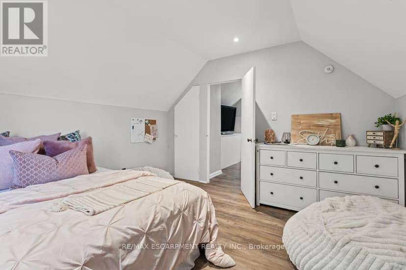 202 Huxley Avenue S — photo 33 of 40