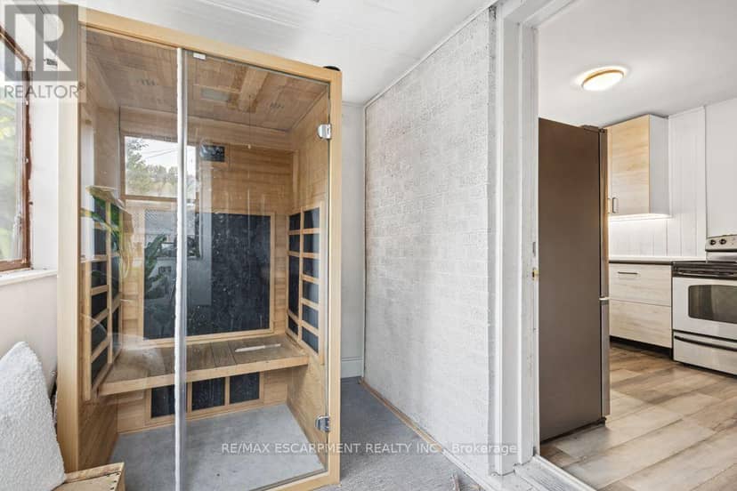 202 Huxley Avenue S — photo 39 of 40