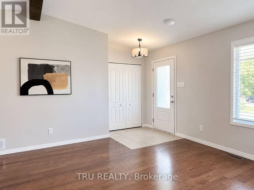 2315 Laval Street — photo 3 of 34