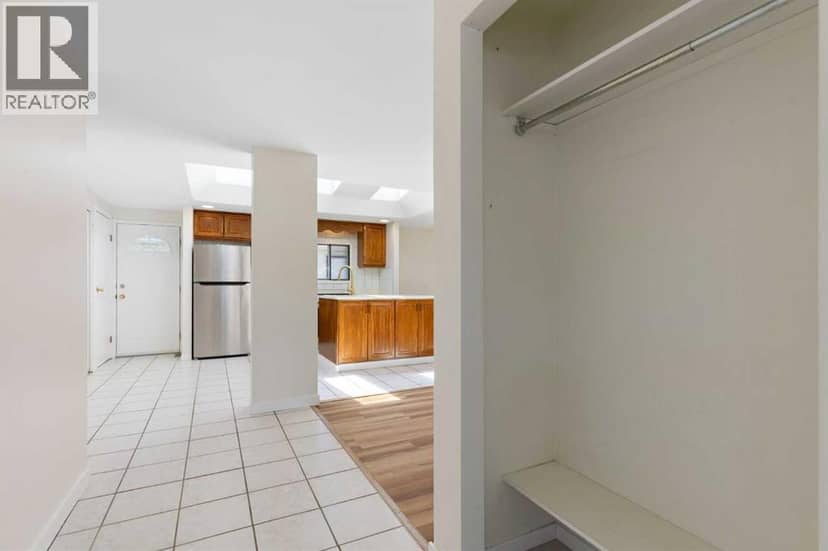 10, 9090 24 Street SE, Calgary, photo 4