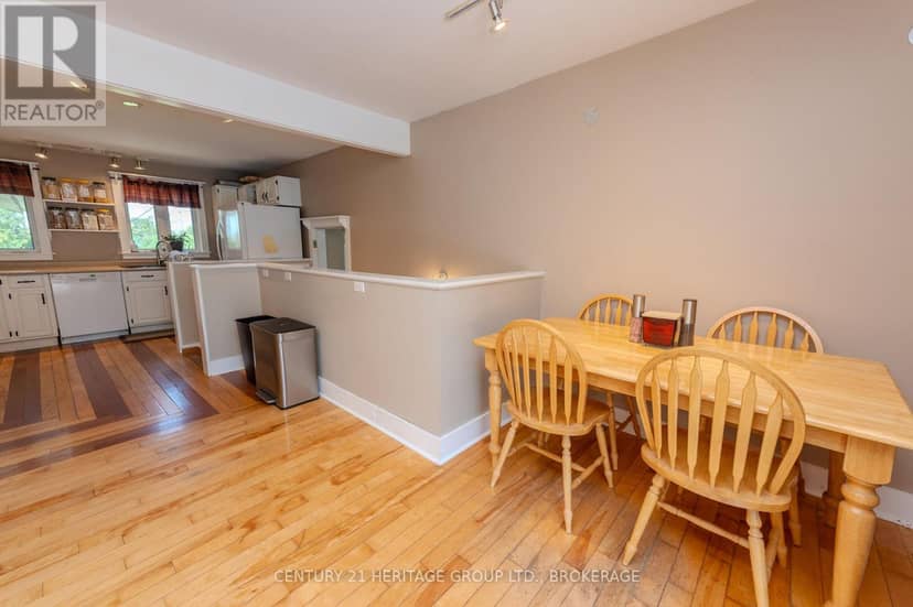 31 Station Road — photo 10 of 40