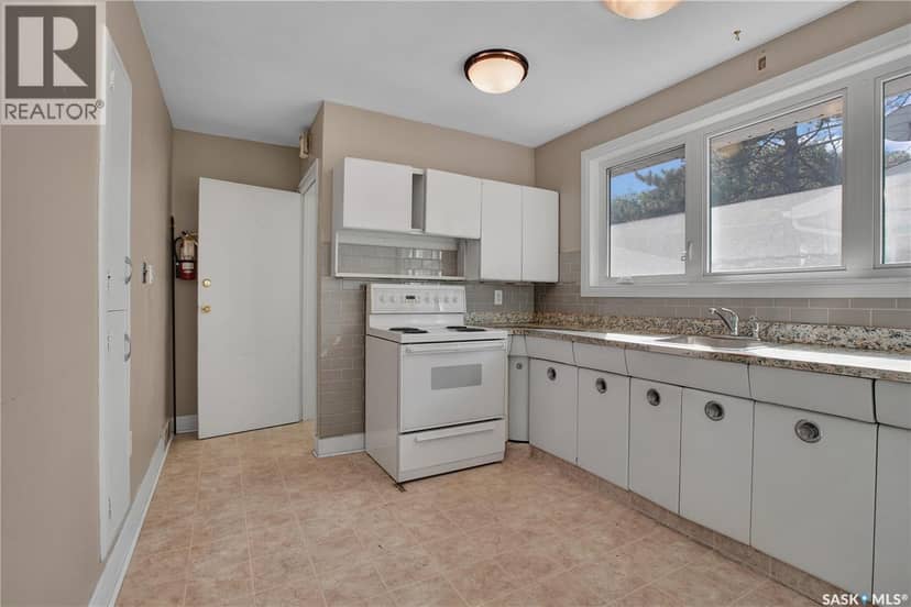 1209 Broadway AVENUE, Saskatoon, photo 4