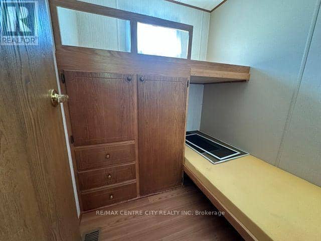 111 - 2189 Dundas Street E — photo 14 of 19
