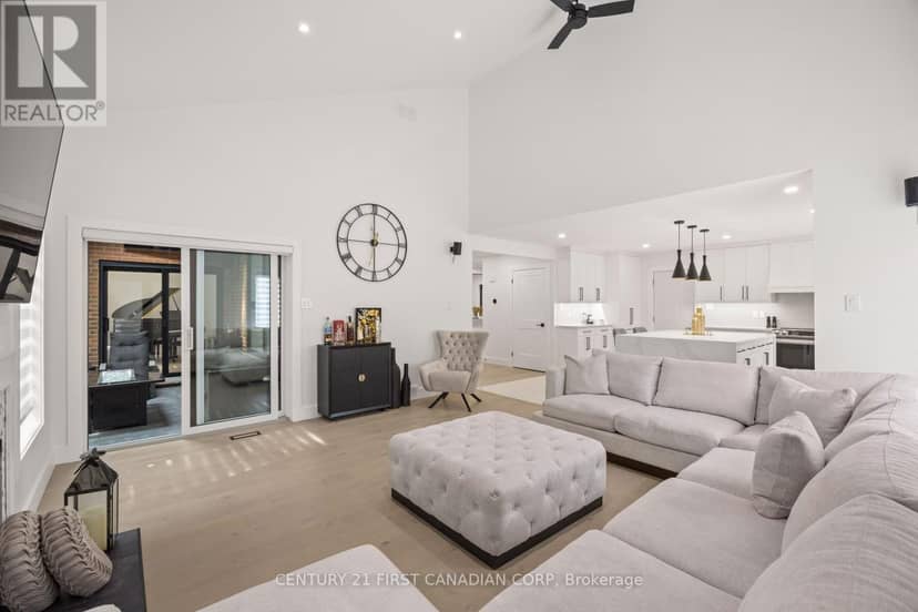28 Lindbrook Court — photo 17 of 40