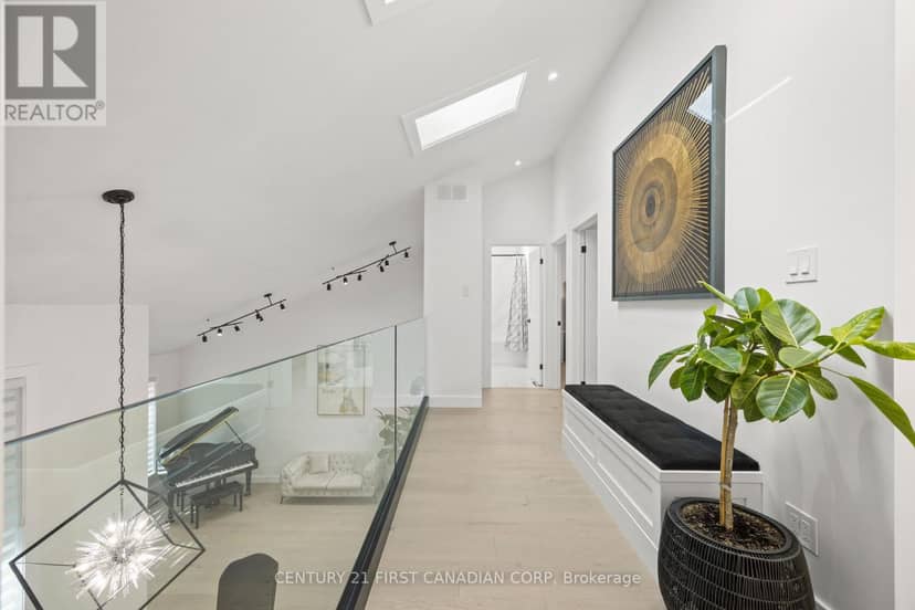 28 Lindbrook Court — photo 21 of 40