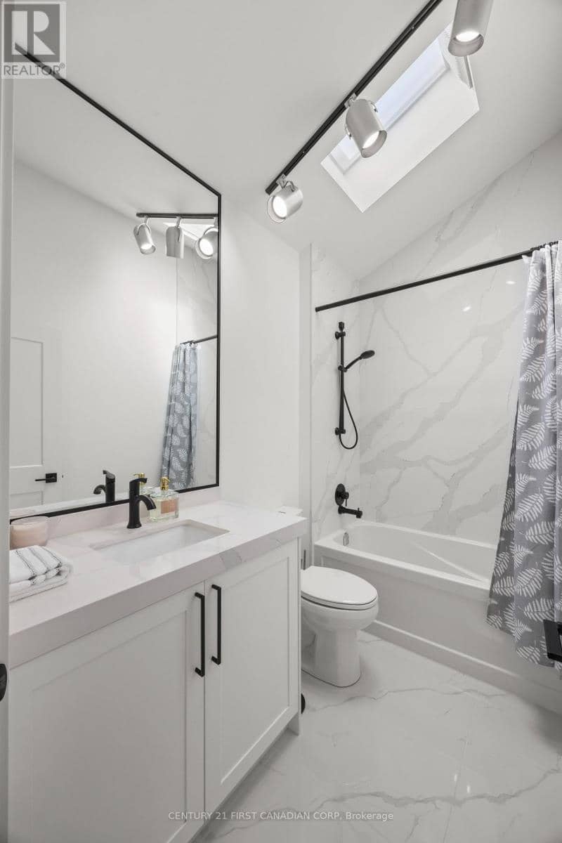 28 Lindbrook Court — photo 31 of 40