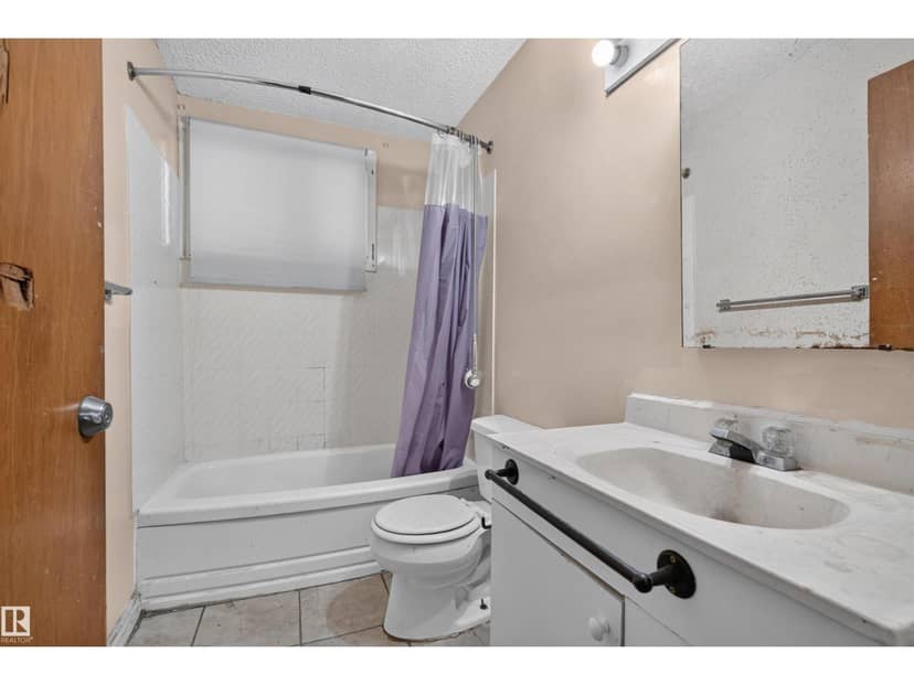 11015 87 AV NW — photo 31 of 40