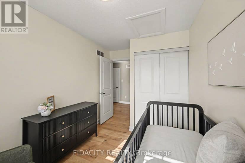 68 Vimy Ridge Crescent — photo 26 of 30