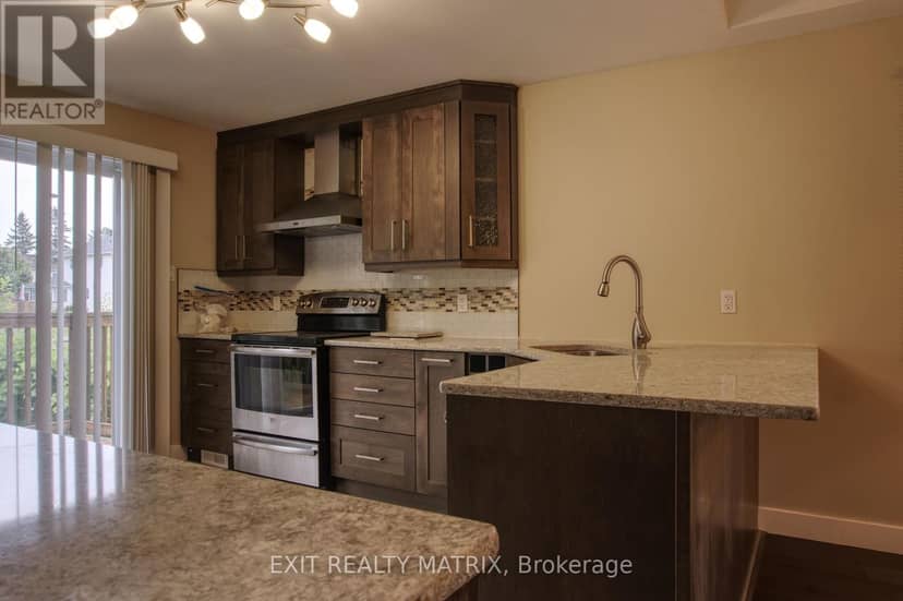 1557 Belcourt Boulevard — photo 9 of 40