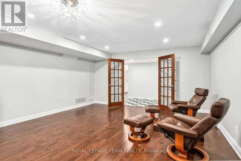 725 Manor Avenue — photo 36 of 40