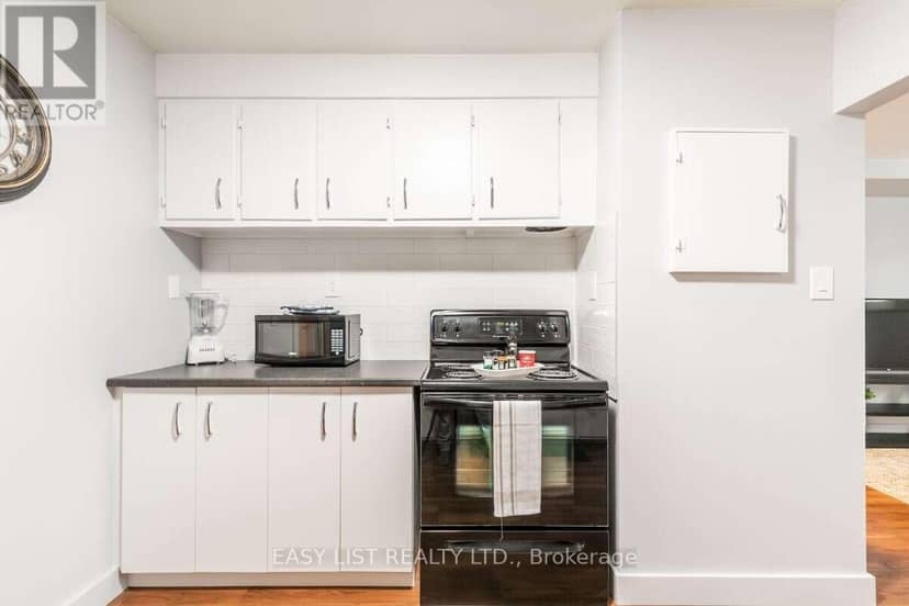 203-205 Marier Avenue — photo 14 of 39