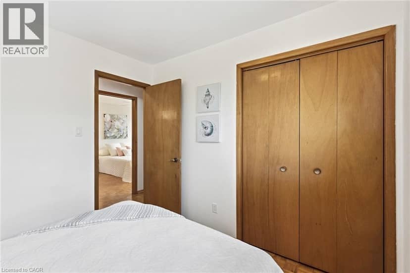 36 ALGONQUIN Court — photo 19 of 40
