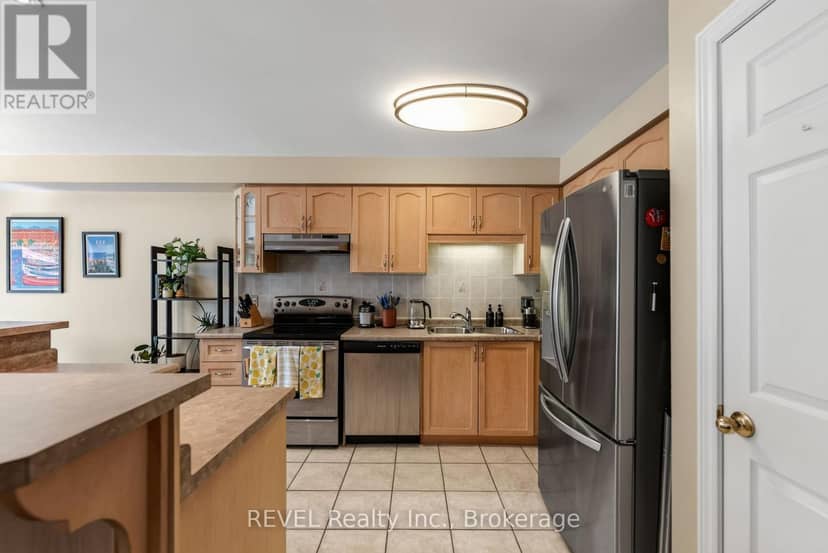 11 Elderberry Avenue — photo 11 of 40