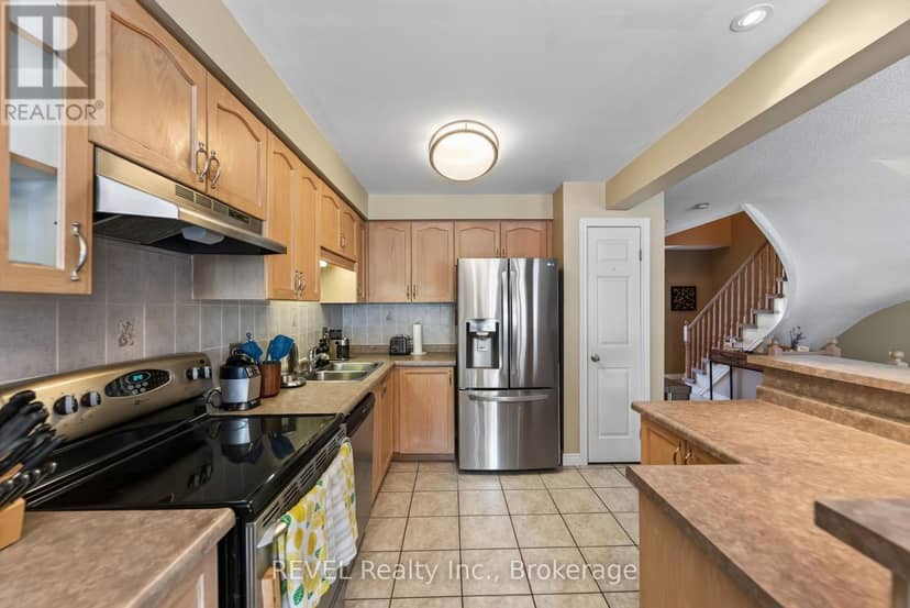 11 Elderberry Avenue — photo 14 of 40