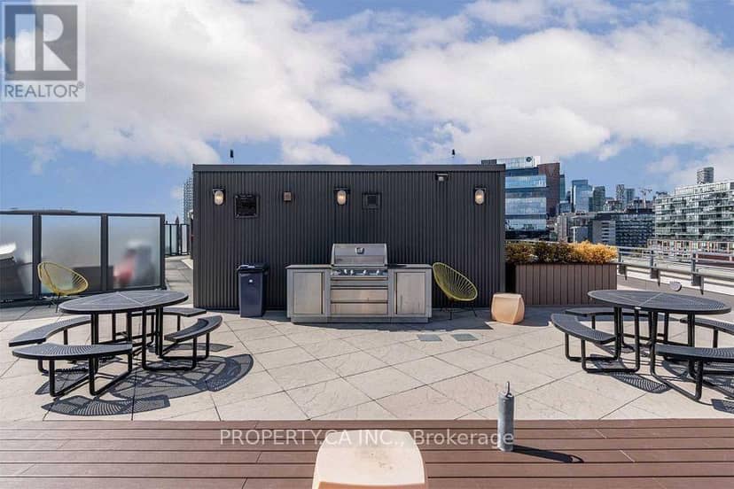 506 - 90 Trinity Street — photo 16 of 23