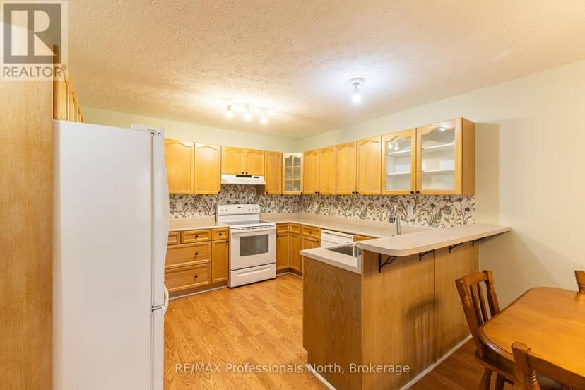 204 - 35 Dairy Lane W — photo 17 of 33