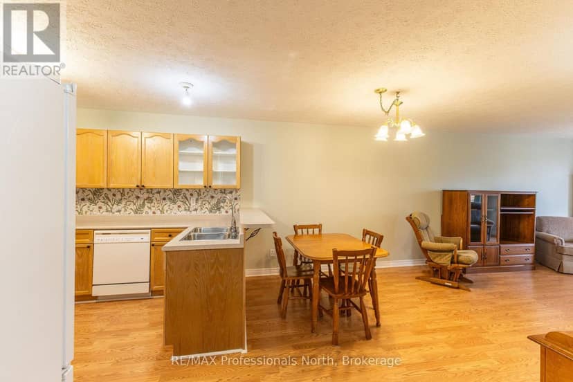 204 - 35 Dairy Lane W — photo 18 of 33