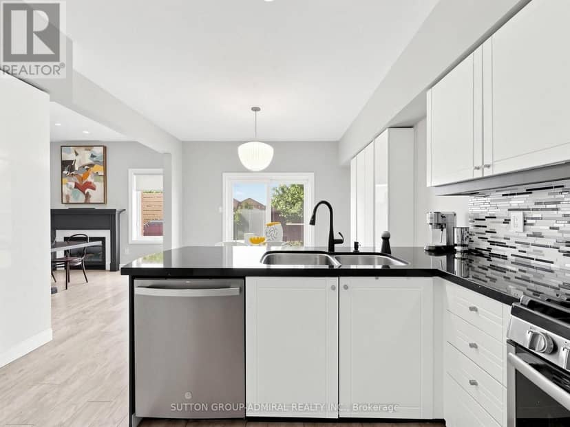 10 Silver Oaks Boulevard — photo 11 of 32