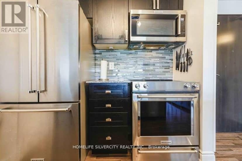 614 - 149 Church Street — photo 23 of 37