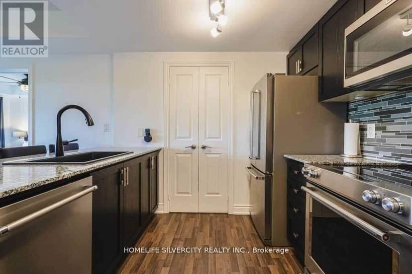 614 - 149 Church Street — photo 7 of 37