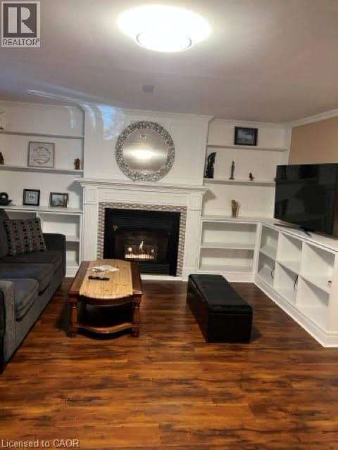 1029 DINA Crescent — photo 21 of 30