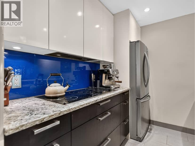 202 936 BUTE STREET, Vancouver