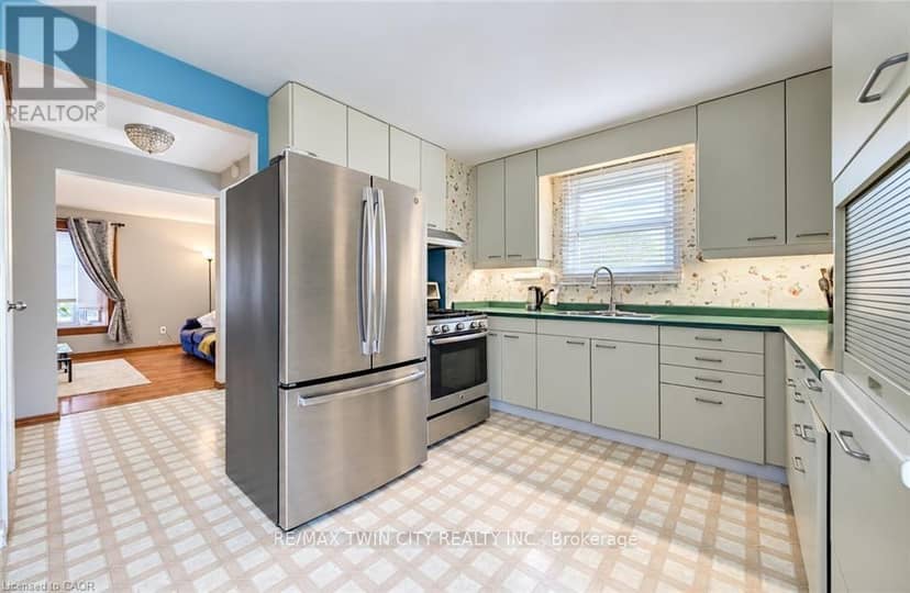 136 Sekura Crescent — photo 11 of 35