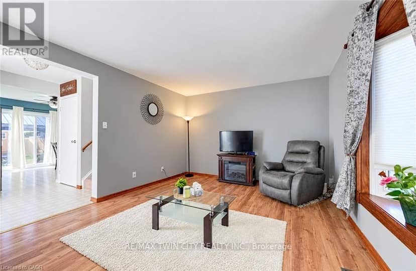 136 Sekura Crescent — photo 6 of 35