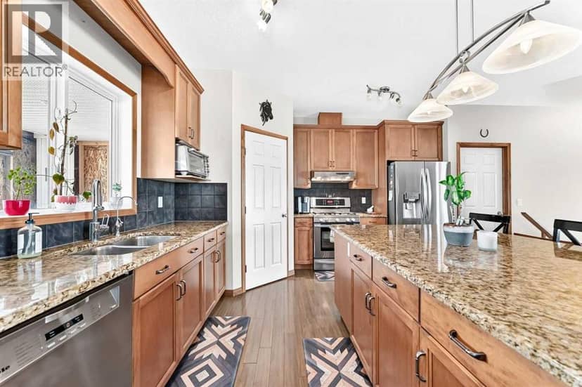 320016 402 Avenue E — photo 15 of 40