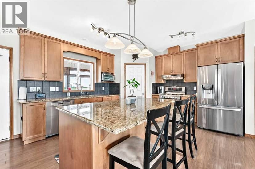 320016 402 Avenue E — photo 10 of 40