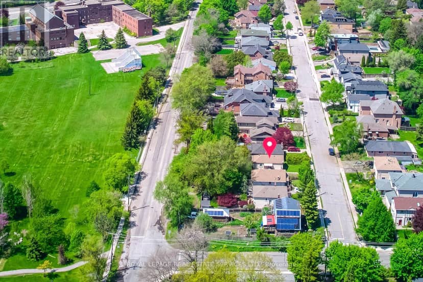 10 Thatcher Avenue — photo 25 of 29