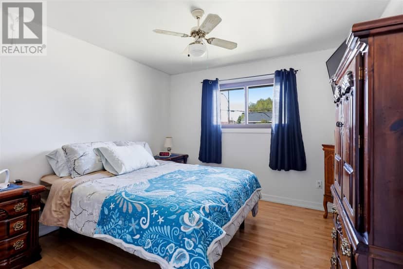 371 Doncaster RD — photo 10 of 40