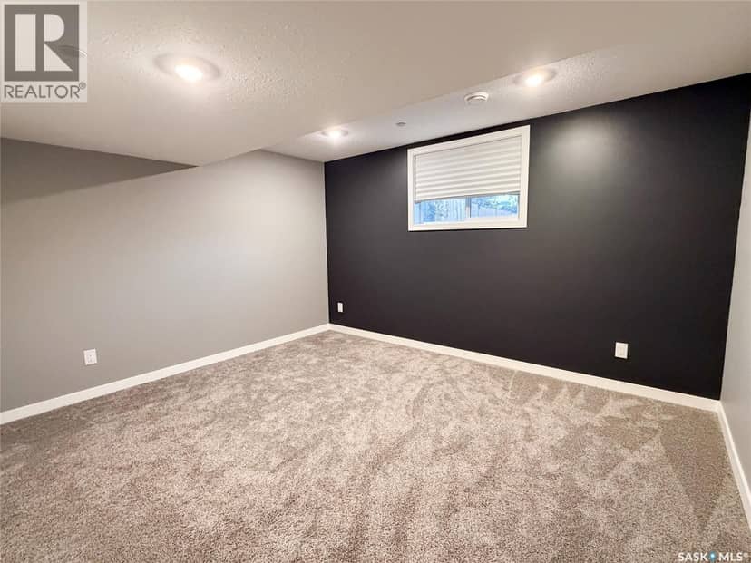 9 Carl DRIVE — photo 21 of 34