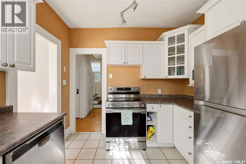 2917 Robinson STREET — photo 10 of 35