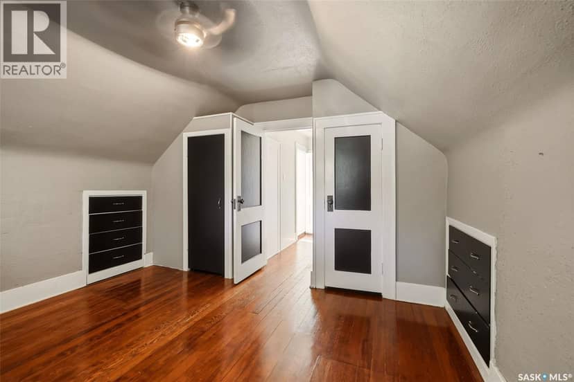 2917 Robinson STREET — photo 15 of 35