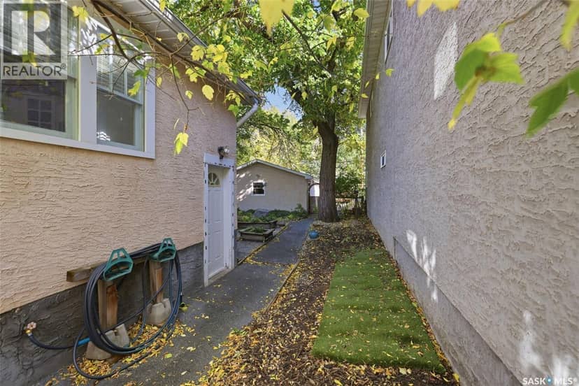 2917 Robinson STREET — photo 26 of 35