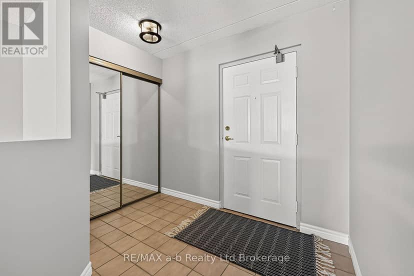 406 - 217 Thames Street S — photo 14 of 40