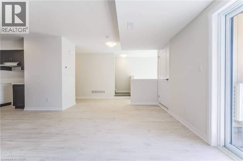 27 URBANE Boulevard — photo 16 of 32